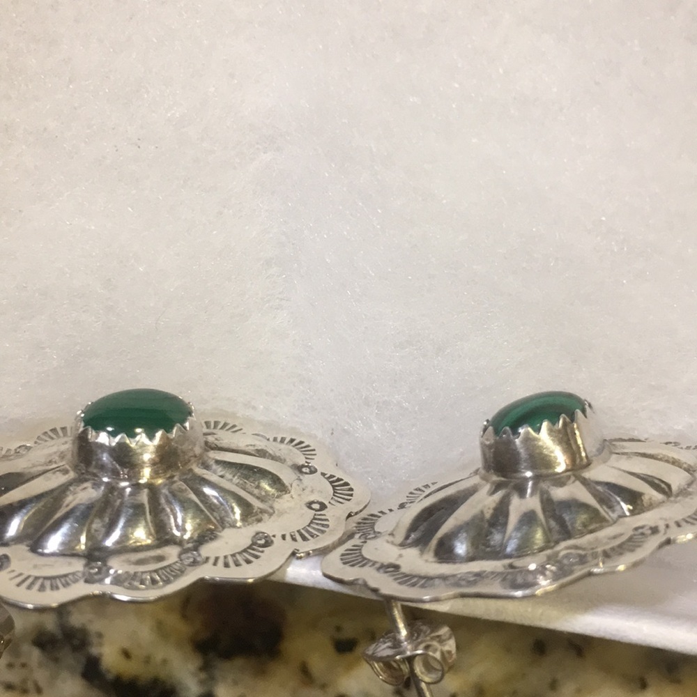 Vintage Navajo Sterling Silver Green Malachite Large Oval Post Earrings Signed - Picture 9 of 16